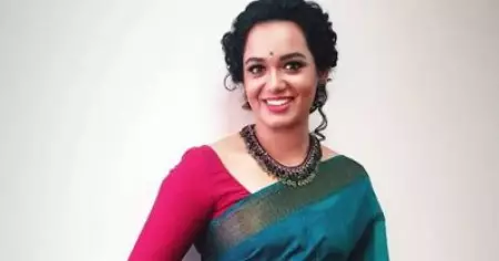 'ചായ കൊണ്ടുതന്നിട്ട് അദ്ദേഹം പറഞ്ഞു, ഞാനേ ഈ സിനിമയുടെ സംവിധായകനാണ്; ചമ്മിപ്പോയ കഥ പറഞ്ഞ് ജ്യോത്സ്‌ന