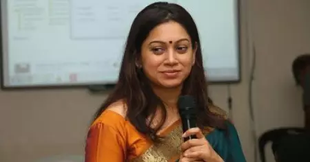 ഡബ്ല്യു.സി.സിയുമായി നിരന്തരം സംസാരിച്ചിരുന്നവര്‍ പിന്നീട് ചോദിച്ചത് 'ആരാണ് ഡബ്ല്യു.സി.സി' എന്ന്; ഇവരുടെയൊക്കെ മുന്നിലാണോ നമ്മള്‍ എല്ലാ സത്യങ്ങളും പറഞ്ഞതെന്ന് പലരും ചോദിച്ചു; ഹേമ കമ്മിറ്റിയെക്കുറിച്ച് അഞ്ജലി മേനോന്‍