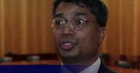 ഒരു ഇന്ത്യന്‍ ടി.വി ചാനല്‍ ശ്രീലങ്കയെക്കുറിച്ച് സംസാരിക്കാന്‍ വിളിച്ചു, എന്തുകൊണ്ട് നിങ്ങളുടെ പ്രിയ നേതാവിനെക്കുറിച്ച് സംസാരിക്കാന്‍ വിളിക്കാത്തത്? അശോക് സ്വയ്ന്‍