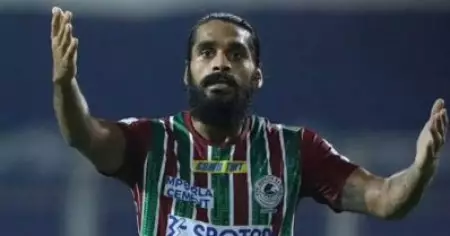 'ഇപ്പോള്‍ കളിച്ചത് ആണുങ്ങളുടെ കൂടെയാവും അല്ലേ'; തോല്‍വിക്ക് പിന്നാലെ സന്ദേശ് ജിംഖാനെ ട്രോളി സോഷ്യല്‍ മീഡിയ
