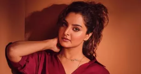 എന്റെ ഡ്രസ് ട്രെന്റിങ്ങ് ആവണമെന്നോര്‍ത്ത് ധരിക്കുന്നതല്ല; ചെലോര്‍ക്ക് ശെരിയാവും, ചെലോര്‍ക്ക് ശെരിയാവില്ല അത്രയേ ഉള്ളു, ഏജ് ഇന്‍ റിവേഴ്‌സ് ഗിയര്‍ എന്ന് കേള്‍ക്കേണ്ട: മഞ്ജു വാര്യര്‍