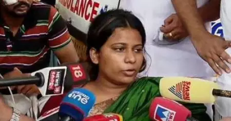 വീട്ടില്‍ കയറി തേപ്പുപെട്ടികൊണ്ട് തലക്കടിച്ചു, വളഞ്ഞിട്ടുതല്ലി, വലിച്ചിഴച്ചു, നടന്നത് നീചമായ ആക്രമണം; എസ്.എഫ്.ഐക്കെതിരെ കെ.എസ്.യു വനിത നേതാവ്