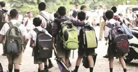 പരീക്ഷാ ദിവസം ബസ് പണിമുടക്ക്; വലഞ്ഞ് വിദ്യാര്‍ത്ഥികള്‍