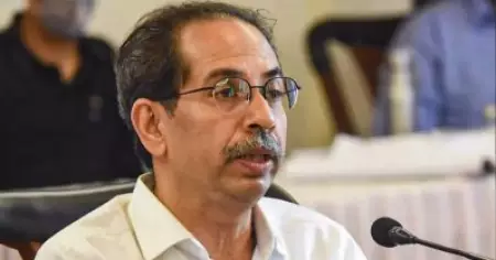 ബി.ജെ.പിക്ക് അധികാരത്തിന്റെ വിശപ്പാണ്, ആദ്യം അവര്‍ ഉന്നയിക്കുന്ന കുറ്റങ്ങള്‍ ചുമത്തി എന്നെ ജയിലില്‍ അടക്കട്ടെ: ഉദ്ധവ് താക്കറെ