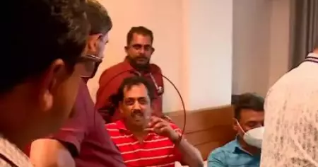 വിദ്യാഭ്യാസ വകുപ്പ് ജീവനക്കാരന് ആര്‍. വിനോയ് ചന്ദ്രനെ സസ്‌പെന്റ് ചെയ്തു