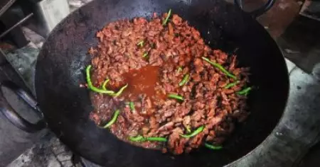 മാംസ നിരോധന തീരുമാനം കര്‍ശനമായി പാലിക്കും; നവരാത്രി ആഘോഷ സമയത്ത് എല്ലാ ഇറച്ചി കടകളും കര്‍ശനമായി അടപ്പിക്കുമെന്ന് ദക്ഷിണ ദല്‍ഹി മേയര്‍