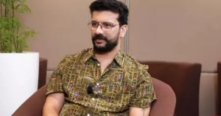 തിയേറ്ററില്‍ മകരവിളക്ക് തെളിയിച്ച പോലെ അവനങ്ങനെ എന്റെ അടുത്ത് ഇരിക്കുകയാണ്, അവസാനം അതെനിക്കൊരു ബാധ്യതയായി: പിഷാരടി