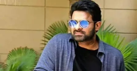 കാല്‍മുട്ടിന് ശസ്ത്രക്രിയ; പ്രഭാസ് വിദേശത്ത്
