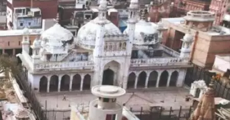 ഗ്യാന്‍വാപിയില്‍ കണ്ടത് ശിവലിംഗമല്ലെന്നും ജലസംഭരണി ടാങ്കിലെ ഫൗണ്ടറെന്ന് മസ്ജിദ് കമ്മിറ്റി; മസ്ജിദിന്റെ ഒരുഭാഗം അടച്ചിടാന്‍ ഉത്തരവിട്ട് കോടതി