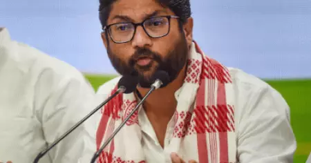 56 ഇഞ്ചുള്ള ഭീരു; മോദിക്കെതിരെ വീണ്ടും ജിഗ്നേഷ്