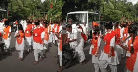 ആയുധമേന്തി കുട്ടികളുടെ പ്രകടനം: ദുര്‍ഗാവാഹിനി ജാഥയുടെ ദൃശ്യങ്ങള്‍ പുറത്ത്