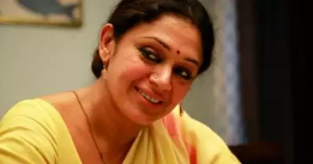 എന്നെ സംബന്ധിച്ച് കാരവന്‍ ഒരു വേസ്റ്റ് പ്രൊഡക്ടാണ്, കാരണം...: ശോഭന