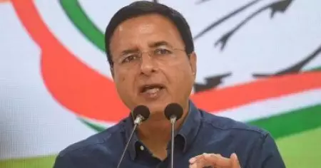 'കൂപ്പുകുത്തുന്ന സമ്പദ്‌വ്യവസ്ഥയേയും, കുതിച്ചുയരുന്ന തൊഴിലില്ലായ്മയേയും ചോദ്യം ചെയ്തതും രാഹുല്‍ ഗാന്ധിയാണ്, രാഹുല്‍ ഗാന്ധിയെ ബി.ജെ.പിക്ക് ഭയമാണ്': രണ്‍ദീപ് സിങ് സുര്‍ജേവാല