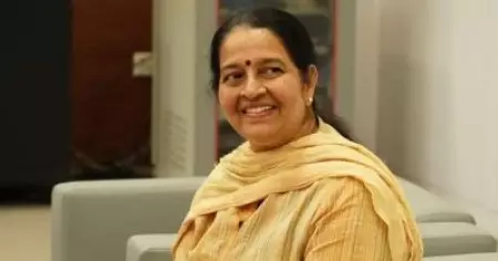 കലൂര്‍ സ്റ്റേഡിയം അപകടം; ദിവ്യ ഉണ്ണി ഉത്തരവാദിത്തം കാട്ടിയില്ല, വിളിച്ചത് മഞ്ജു വാര്യര്‍ തന്നെ കണ്ടതിന് ശേഷം: ഉമ തോമസ്