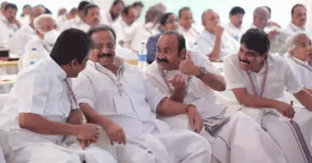 'പിണറായി വിജയന്റെ ഏകാധിപത്യ നിലപാടില്‍ ഘടകകക്ഷികള്‍ അതൃപ്തര്‍, ഇടതുപക്ഷത്തെ അസ്വസ്ഥത മുതലെടുക്കണം'; ചിന്തന്‍ ശിബിരില്‍ പ്രമേയം