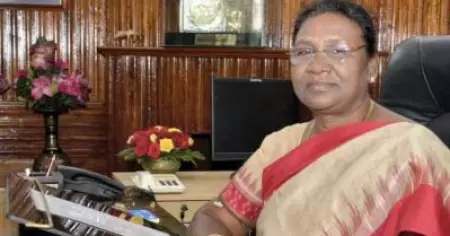 രാജ്യവ്യാപക പ്രതിഷേധങ്ങൾക്കിടയിലും വഖഫ് ഭേദഗതി ബിൽ 2025ന് അംഗീകാരം നൽകി രാഷ്ട്രപതി