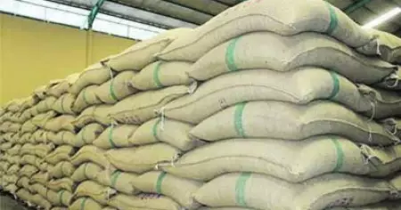 തമിഴ്‌നാട്ടില്‍ നിന്നുള്ള അരിക്കടത്ത്; രണ്ട് സി.പി.ഐ.എം പ്രാദേശിക നേതാക്കള്‍ക്കെതിരെ നടപടി