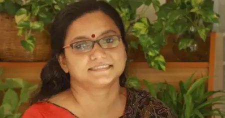 ഒരു കമ്മ്യൂണിസ്റ്റുകാരന്റെ ജീവിതപങ്കാളിയെന്ന നിലക്ക് സോഷ്യല്‍ ഓഡിറ്റിനെ ഭയന്നുജീവിക്കുന്ന ആളാണ് ഞാന്‍; വിവരാവകാശ രേഖ എന്ന് പറഞ്ഞ് എഴുന്നള്ളിക്കുന്ന അക്കങ്ങളിലെ കള്ളക്കളികള്‍ തുറന്നുകാട്ടേണ്ടതുണ്ട്: പ്രിയ വര്‍ഗീസ്
