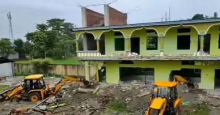 തീവ്രവാദ ബന്ധമാരോപിച്ച് മദ്രസ പൊളിച്ചുനീക്കി; ഒരു മാസത്തിനിടെ തകര്‍ത്തത് മൂന്ന് മദ്രസ