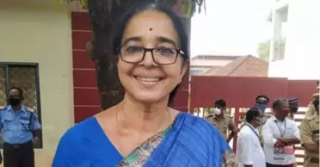 സൂററ്റില്‍ പ്ലേഗ് ഉണ്ടായത് തെരുവുനായ്ക്കളെ കൂട്ടത്തോടെ കൊന്നതോടെ; നായ്ക്കളെ സ്‌നേഹിച്ച് സൗമ്യരാക്കാന്‍ കഴിയണം: കോഴിക്കോട് മേയര്‍ ബീന ഫിലിപ്പ്