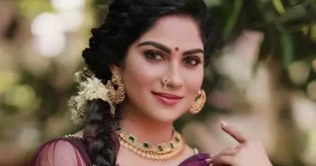 നമ്മുടെ മുത്തശ്ശിമാരെല്ലാം തറവാടുകളില്‍ എത്ര ഒതുങ്ങിക്കൂടിയാണ് ജീവിച്ചതെന്ന് മനസിലാകുമ്പോള്‍ അതിശയം തോന്നും, പുതിയ കാലത്ത് അതൊന്നും നടക്കില്ല: സ്വാസിക