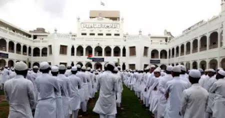 യു.പിയില്‍ 8500ലധികം മദ്രസകള്‍ പ്രവര്‍ത്തിക്കുന്നത് അംഗീകാരമില്ലാതെയെന്ന് സര്‍ക്കാര്‍ സര്‍വേ; കഴിഞ്ഞ ഏഴ് വര്‍ഷമായി ഒരു മദ്രസകള്‍ക്കും അംഗീകാരം നല്‍കിയിട്ടില്ലെന്ന് ഉദ്യോഗസ്ഥന്‍