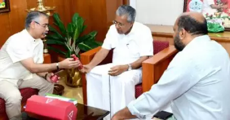 പാലക്കാട് വിടവിനെ ലോക പ്രശസ്തമാക്കാന്‍ അത്താച്ചി; മുഖ്യമന്ത്രിക്കു മുന്നില്‍ പദ്ധതി അവതരിപ്പിച്ചു