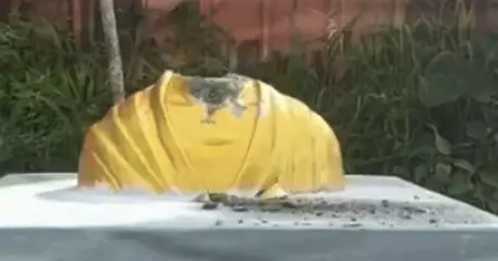 കൊല്ലത്ത് ഗാന്ധി പ്രതിമയുടെ തലയറുത്തുമാറ്റി