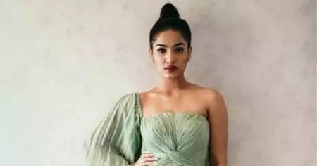 ചാന്‍സുകള്‍ക്ക് വേണ്ടിയാണോ ഇങ്ങനെ വസ്ത്രം ധരിക്കുന്നതെന്ന് പലരും ചോദിച്ചിട്ടുണ്ട്, അതൊന്നും ഞാന്‍ മൈന്‍ഡ് ചെയ്യാറില്ല: സാനിയ ഇയ്യപ്പന്‍