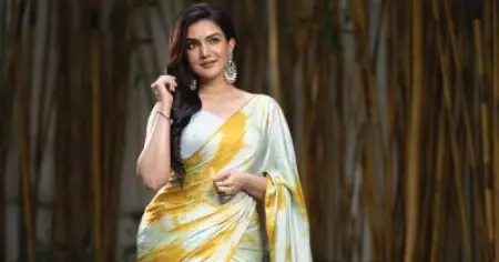 സ്ലീവ്‌ലെസും ഷോട്ട്സുമൊക്കെ ഇട്ട് അഭിനയിക്കാന്‍ അന്നെനിക്ക് ബുദ്ധിമുട്ടായിരുന്നു, അതിലൊന്നും മോശമില്ലെന്ന് കുറേക്കഴിഞ്ഞാണ് തിരിച്ചറിയുന്നത്: ഹണി റോസ്