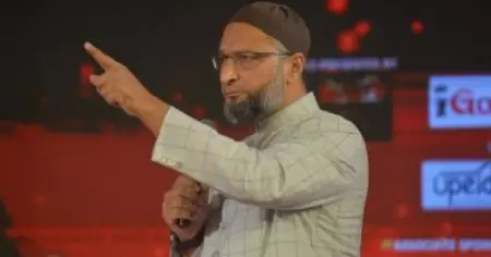മോദിയേക്കാള്‍ വലിയ ഹിന്ദുവാരാണെന്ന് തെളിയിക്കാനുള്ള രാഷ്ട്രീയ പോരാട്ടമാണിപ്പോള്‍: ഒവൈസി