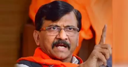 ചൈന ഇന്ത്യയിലേക്ക് കടന്നുകയറിയത് പോലെ ഞങ്ങളും കര്‍ണാടകയിലേക്ക് ഇടിച്ചു കയറും; അതിനൊരുത്തന്റെയും അനുവാദം വേണ്ട: സഞ്ജയ് റാവത്ത്
