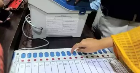 72 മണ്ഡലങ്ങളിലെ വോട്ട് ഒറ്റ മെഷീനില്‍; രാജ്യത്തെവിടെയിരുന്നും വോട്ട് ചെയ്യാനുള്ള സംവിധാനമൊരുക്കാന്‍ തെരഞ്ഞെടുപ്പ് കമ്മീഷന്‍