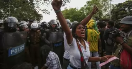 സ്റ്റുഡന്റ് ആക്ടിവിസ്റ്റിന്റെ അറസ്റ്റ്; ശ്രീലങ്കയില്‍ പ്രതിഷേധം കടുപ്പിച്ച് വിദ്യാര്‍ത്ഥികള്‍