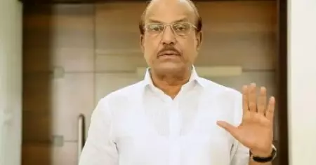 ഭയപ്പെടുത്തലില്‍ വഴങ്ങില്ല, അധികാര വമ്പ് കാണിച്ച് പ്രക്ഷോഭങ്ങളെ ഇല്ലാതാക്കാമെന്നത് അതിമോഹം; ഫിറോസിന്റെ അറസ്റ്റില്‍ കുഞ്ഞാലിക്കുട്ടി