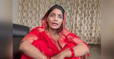 സര്‍ക്കാരിനെ വിമര്‍ശിച്ച് ഗാനം ആലപിച്ചതിന് ഫോക്ക് ഗായികക്ക് നോട്ടീസയച്ച് യു.പി പൊലീസ്