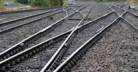 എഞ്ചിനും പോയി, പാലവും പോയി, ട്രാക്കും പോയി; ബിഹാറില്‍ റെയില്‍വേ ട്രാക്ക് മോഷ്ടിച്ചു