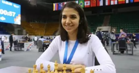 ശിരോവസ്ത്രം ധരിക്കാതെ ടൂര്‍ണമെന്റില്‍ മത്സരിച്ചു; ഇറാനില്‍ ചെസ് താരത്തിനെതിരെ അറസ്റ്റ് ഭീഷണി