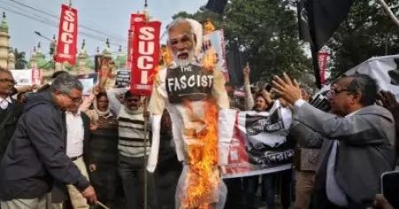 ഇന്ത്യയിൽ കടുത്ത ഏകാധിപത്യ ഭരണം; നരേന്ദ്ര മോദി അധികാരത്തിലെത്തിയതോടെ സ്വാതന്ത്ര്യ സൂചികകളിൽ ഇന്ത്യ കൂപ്പുകുത്തിയെന്ന് സ്വീഡൻ സർവകലാശാല റിപ്പോർട്ട്