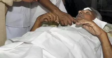 മുന്‍ മുഖ്യമന്ത്രി ഉമ്മന്‍ചാണ്ടിയെ കല്ലെറിഞ്ഞ കേസ്; മൂന്ന് പേര്‍ കുറ്റക്കാര്‍; 110 പ്രതികളെ വെറുതെ വിട്ടു