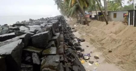 കുടിയിറക്കപ്പെട്ടവരെ പുനരധിവസിപ്പിക്കാതെ സര്‍ക്കാര്‍; തീരദേശ ഹൈവേയുടെ പേരിലുള്ള ഭൂമി കയ്യേറ്റം അവസാനിപ്പിക്കണം: തീരഭൂ സംരക്ഷണ വേദി