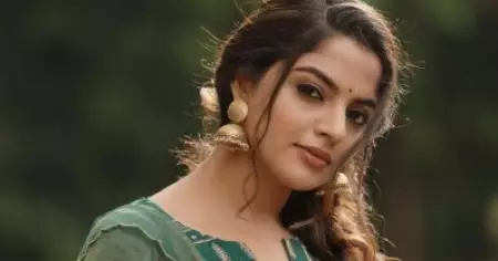 അടുക്കള ഭാഗത്താകുമ്പോള്‍ നല്ല സാധനങ്ങള്‍ മറഞ്ഞിരുന്നു കഴിക്കാം, അച്ചടക്കമുള്ള പെണ്ണുങ്ങള്‍ക്ക് അതാണ് ഇഷ്ടം; നിഖിലയുടെ പ്രസ്താവനക്ക് വിചിത്രമായ മറുപടികള്‍