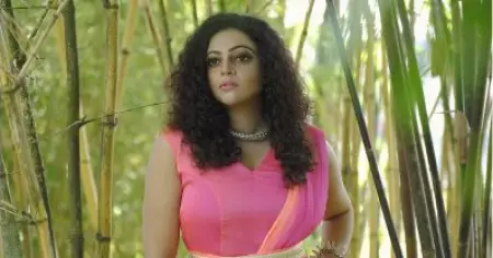 മുത്തശ്ശിയുടെ ചിതയ്ക്ക് തീ കൊളുത്തിയത് അമ്മ, ഹിന്ദു മതത്തില്‍ വളരെ അപൂര്‍വമായി മാത്രം സംഭവിക്കുന്ന കാര്യമാണത്: അശ്വതി ശ്രീകാന്ത്