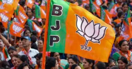 ഖാര്‍ഗെയുടെ മകന്‍ കര്‍ണാടകയിലെ സൂപ്പര്‍ മുഖ്യമന്ത്രിയാണോ; ആര്‍.എസ്.എസ് നിരോധന പരാമര്‍ശത്തോട് പ്രതികരിച്ച് ബി.ജെ.പി