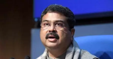 പെന്‍ഷന്‍ പണമായി നല്‍കാനുള്ള ഒഡിഷ സര്‍ക്കാരിന്റെ തീരുമാനം; പുനരാലോചിക്കാന്‍ നിര്‍ദേശിച്ച് കേന്ദ്രം