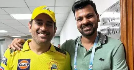 ഇന്നത്തെ ചിത്രം ഇവര്‍ കൊണ്ടുപോയി; മുന്‍ ഇന്ത്യന്‍ പോസറിനൊപ്പമുള്ള ധോണിയുടെ ഫോട്ടോ വൈറല്‍