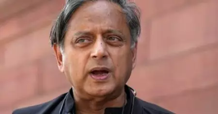 പാര്‍ലമെന്റിന്റെ തലവന്‍ പ്രസിഡന്റാണെന്ന് ഭരണഘടന പറയുന്നില്ലേ? ഉദ്ഘാടനത്തിന് പ്രധാനമന്ത്രിയേക്കാള്‍ അര്‍ഹത രാഷ്ട്രപതിക്ക്: ശശി തരൂര്‍