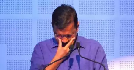 വിദ്യാഭ്യാസ വിപ്ലവം ഇല്ലാതാക്കാനാണ് ബി.ജെ.പി. ശ്രമം; സിസോദിയയുടെ സ്വപ്നം യാഥാര്‍ത്ഥ്യമാക്കും; സ്‌കൂള്‍ ഉദ്ഘാടനത്തിനിടെ വിതുമ്പിക്കരഞ്ഞ് കെജ്‌രിവാള്‍