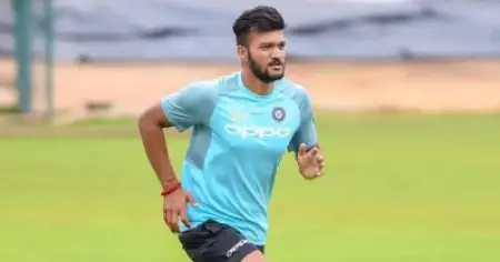 കേരളക്കാരനല്ലാത്ത കേരളക്കാരന്‍, സെമി ഫൈനലില്‍ വെടിച്ചില്ല് മൈല്‍ സ്‌റ്റോണുമായി ജലജ് സക്‌സേന; രഞ്ജി ട്രോഫിയില്‍ ഇനി ഫൈനല്‍ പൂരം