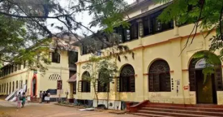 ഗസ്റ്റ് ലക്ചറര്‍ ആകാന്‍ മഹാരാജാസ് കോളേജിന്റെ പേരില്‍ വ്യാജ രേഖ; പൂര്‍വ്വ വിദ്യാര്‍ത്ഥിക്കെതിരെ പരാതി
